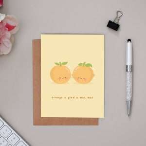 Carte de vœux orange U de Zazzle.be Liste d'envies Vous avez des idées ? Jolie carte de voeux, carte d'anniversaire, carte de nourriture pour chiot, Kawaii, carte pour elle, carte pour lui, carte pour bestie, anniversaire
