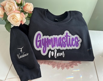 Sudadera con capucha o cuello redondo bordada personalizada para mamá gimnasta: nombre personalizado con emblema de gimnasta