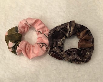 New Mossy Oak Break-up and Realtree AP Pink Camo Hair Scrunchies Set of 2