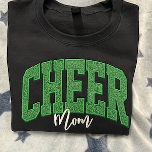 Sudadera con capucha o cuello redondo con bordado personalizado de CHEER Mom: nombre personalizado con lazo imagen 12