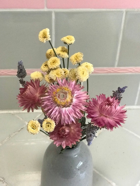 Image of Lavender and strawflowers