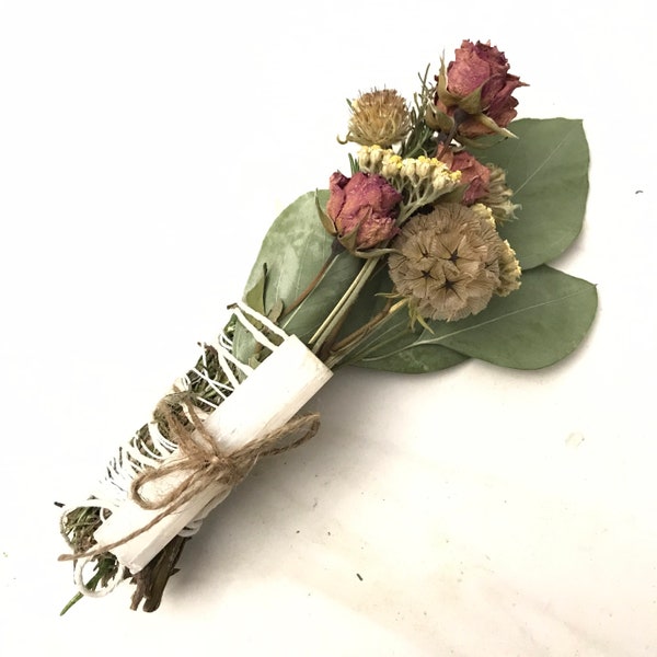 Dried Handmade Rosemary, Eucalyptus, Roses, Yarrow, Scabiosa and Selenite Crystal Smudge Wand | New Moon, Incense, Cleansing, Ritual