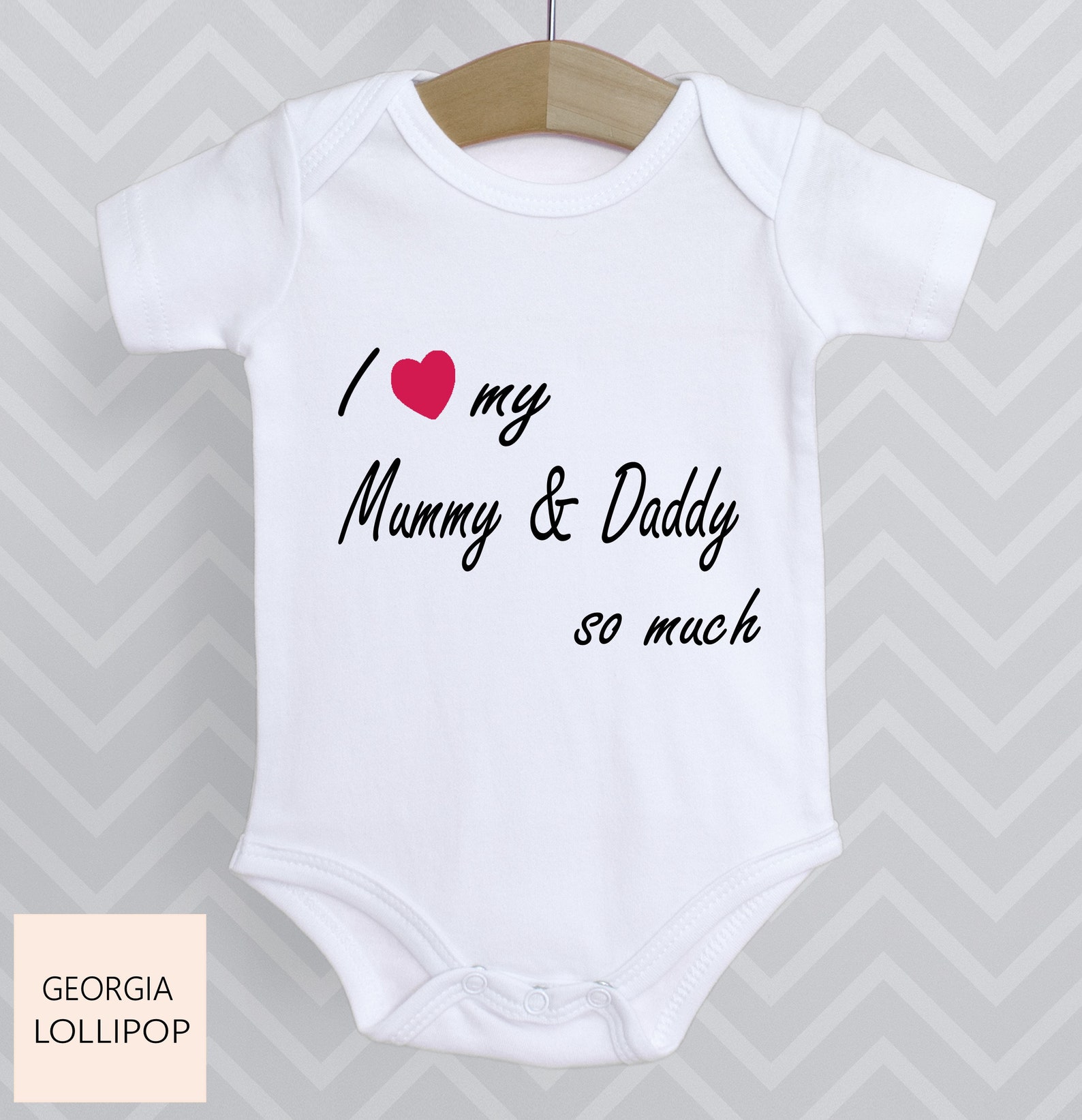 T-shirt Bianca Bambino 'I Love My Mummy & Daddy This Much' - 100% Cotone, Regalo Genitori