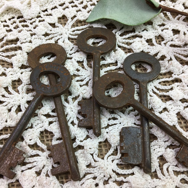 Antique Skeleton Key's #77