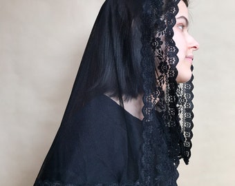 Elegant black chapel veil, tulle and lace with clip and pouch