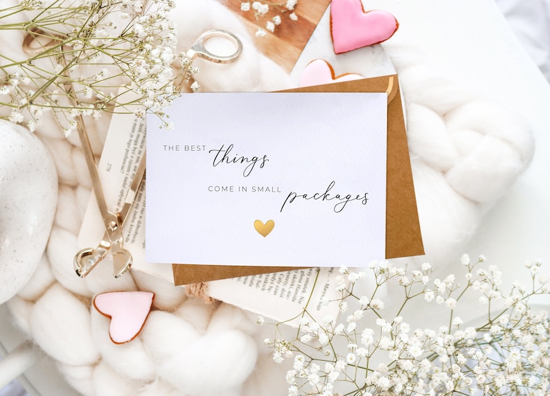 The best things come in small packages card Pregnancy announcement card image 1
