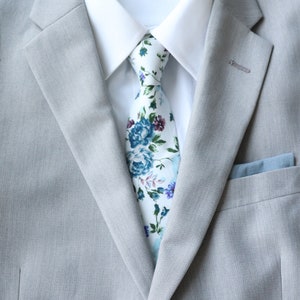 Ellis Dusty Blue Floral Men&#39;s Skinny Tie & Pocket Square Set| Blue Floral Tie | Blue Wedding | Groom Groomsmen Tie | Tie Set | Spring Tie