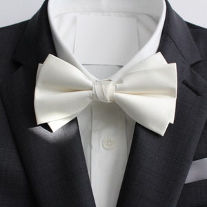 Ivory Satin Doppeldecker Fliege | Solider großer koreanischer Stil | Formelle Fliege | Hochzeit Fliegen für Männer | Weiße Hochzeitsfliege