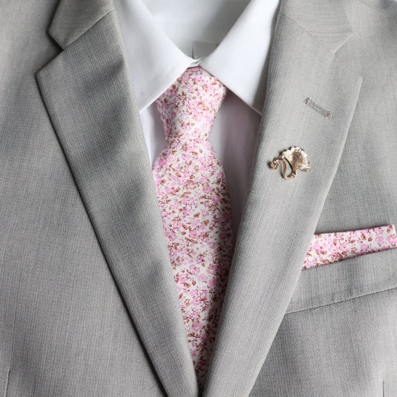 Cravatta skinny da uomo floreale rosa chiaro e bianca Hope / Cravatta rosa  / Papillon abbinato per adulti e bambini / Matrimoni rosa / Papillon /  Cravatta floreale / Cravatta -  Italia