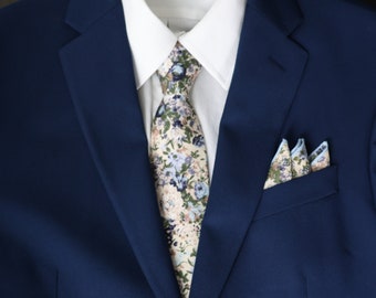 Olivgrüne schmale Herrenkrawatte | Toskana Blumen Krawatte | Grüne Krawatten für Männer | Passende Fliegen | Einstecktuch | Hochzeit Party Abendkleidung