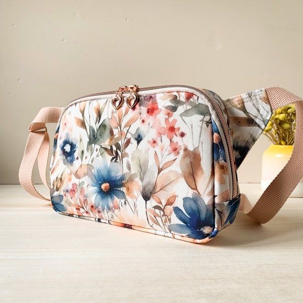 Crossbodybag aus wasserabweisendem Outdoor Canvas | Damen Umhängetasche Boho chic | Blumenmuster beige | Wildblumen Damen Tasche robust