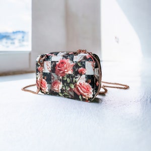 Umhängetasche mit Blumenmuster mit Rosen für Boho chic Liebhaber| ausgefallene Schachbrettmuster Tasche mit Reißverschluss vielen Fächern