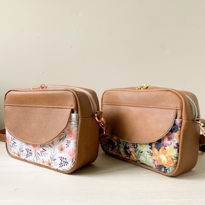 Kleine Damen Handtasche aus Kunstleder und Bio Canvas | Crossbodybag Blumen | Boho Skandi Tasche praktisch | Umhängetasche vegan und fair