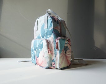 Mittelgroßer Rucksack pastel Monstera | aus Bio Canvas Baumwolle | Blätter Blumen Rucksacktasche viele Fächer Reißverschluss Alltagstasche