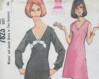 1965 Vintage Sewing Pattern. McCall 7823 - A line dress