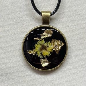 Gelbe Blumen Anhänger Halskette: Blumenstrauß Schmuck