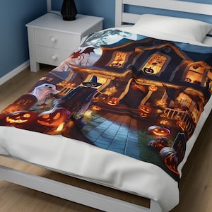 Halloween Blanket, Fall Decor Velveteen Plush Blanket, Halloween Night Decor Comfy Throw, Spooky Home Decor, Scary Movie Watching Blanket