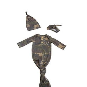 Camo Newborn Baby Gown Set, Gender Neutral, Coming Home Outfit, Baby Shower Gift, Knotted Baby Gown