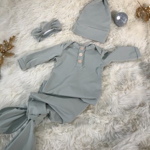 Newborn Baby Gown Set, Pale Green, with Knotted Hat and Top Knot Headband, Going Home Set, 3 Piece Set image 3