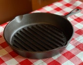 Vintage Unmarked Lodge 3 Notch Cast Iron Round Grill Skillet Pan, Restored, Seasoned