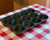 Unmarked Wagner Ware Cast Iron Muffin Pan Popover Pan, Restored, Seasoned, 11 Cups, Vintage
