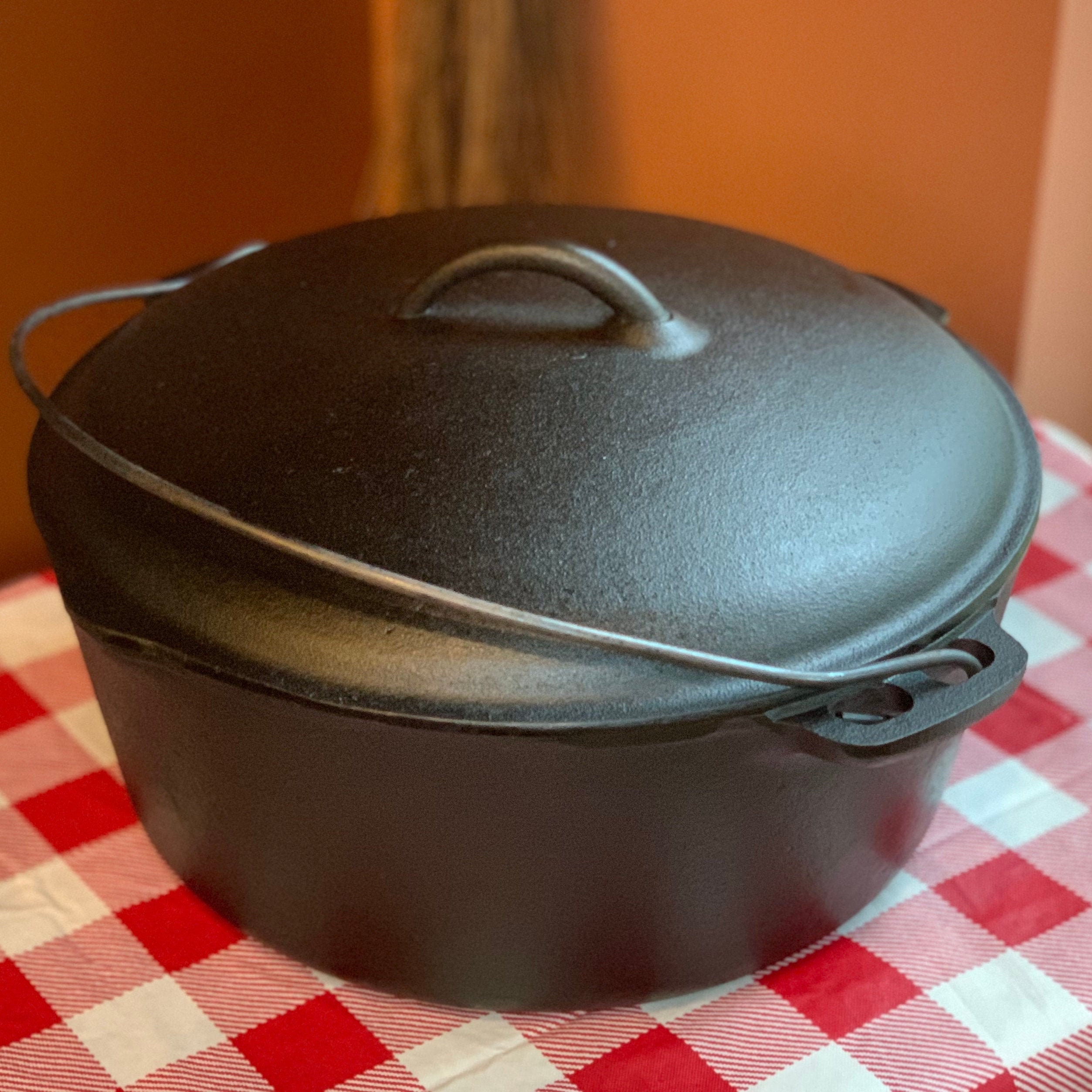 Vintage Lodge Cast Iron Dutch Oven Pot w/Lid #8 10 1/4 8 DOL USA