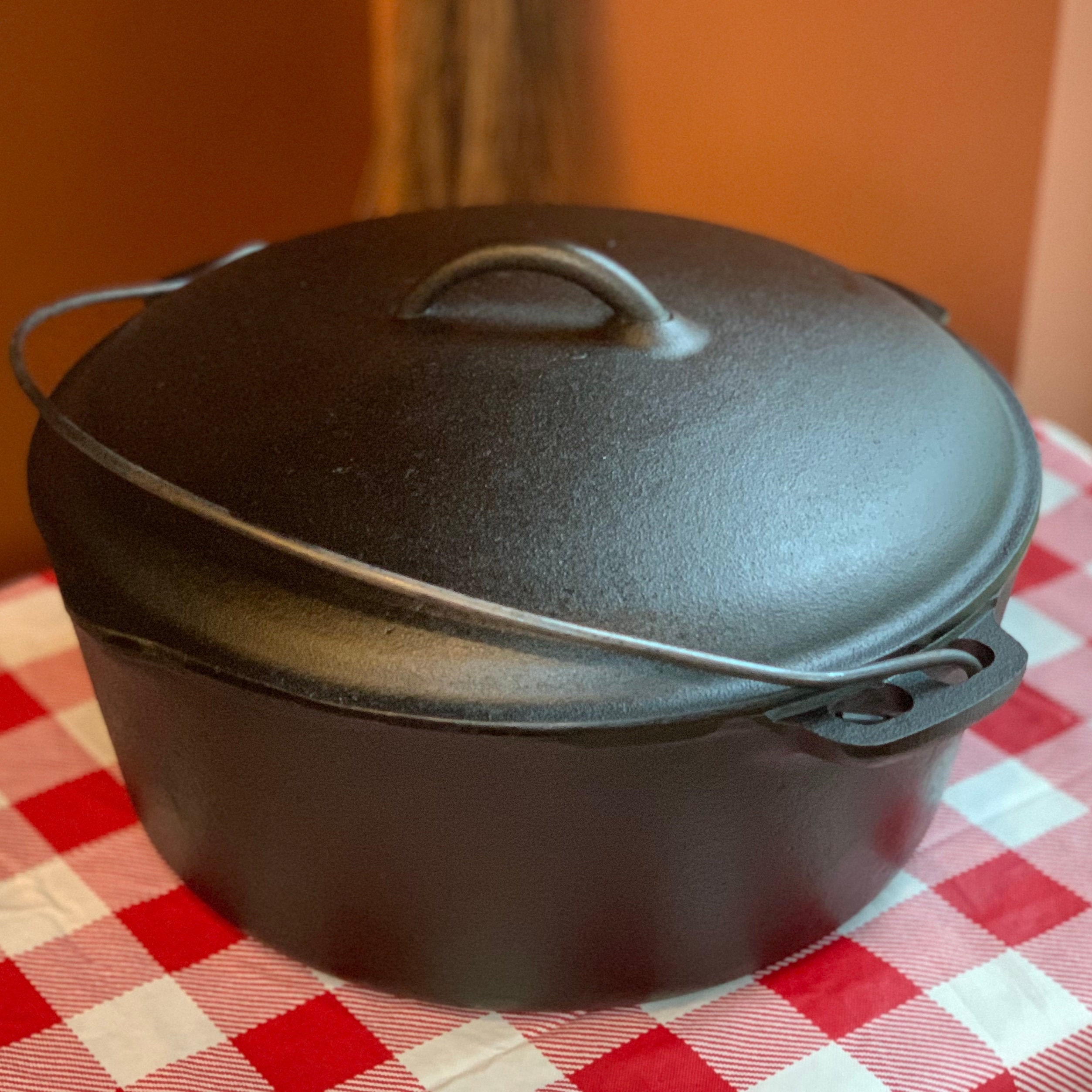 No.8 Cast Iron Dutch Oven