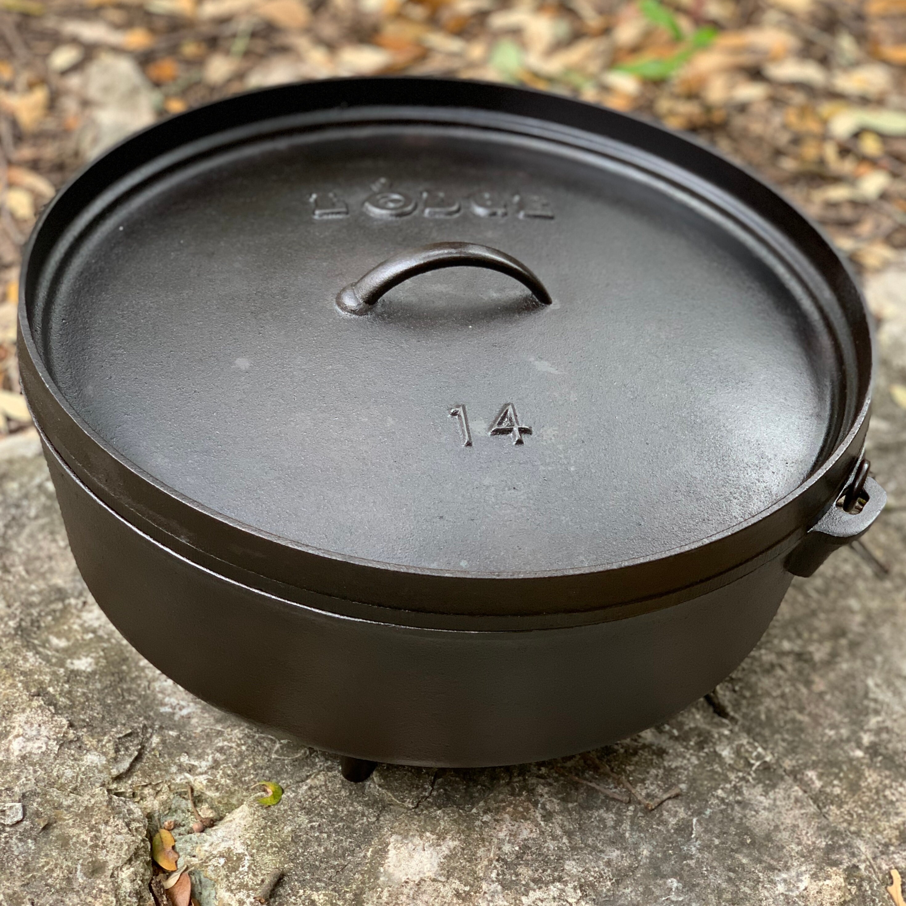 Lodge 14 IN / 8 Quart Shallow Cast Iron Camp Oven With Lid, Restored,  Seasoned 3 Footed Country Dutch Oven, Vintage 