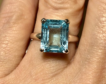 Jewelry Adviser Rings 14k 8x6mm Emerald Cut Blue Topaz AA Diamond ring Diamond quality AA I1 clarity, G-I color Jewelry Adviser Rings 14k 8x6mm Emerald Cut Blue Topaz AA Diamond ring Diamond quality AA I1 clarity, G-I color