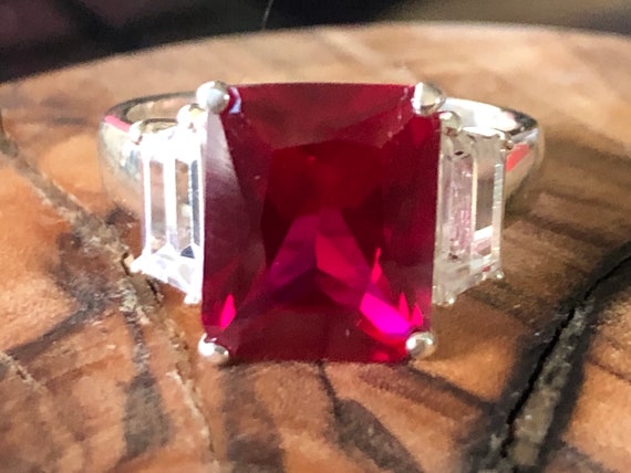 A Vintage 6CT Emerald Cut Red Ruby Ring - image 4