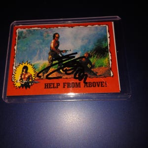 Cartão autografado por Sylvester Stallone com coa