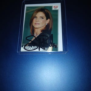 Cartão autografado por Sandra Bullock com coa