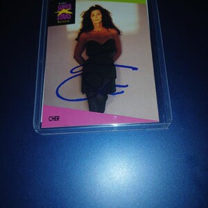 Gesigneerde Cher-kaart met COA