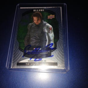 Sebastian Stan セバスチャンスタン　直筆サイン　アベンジャーズ Sebastian stan autograph - Etsy 日本