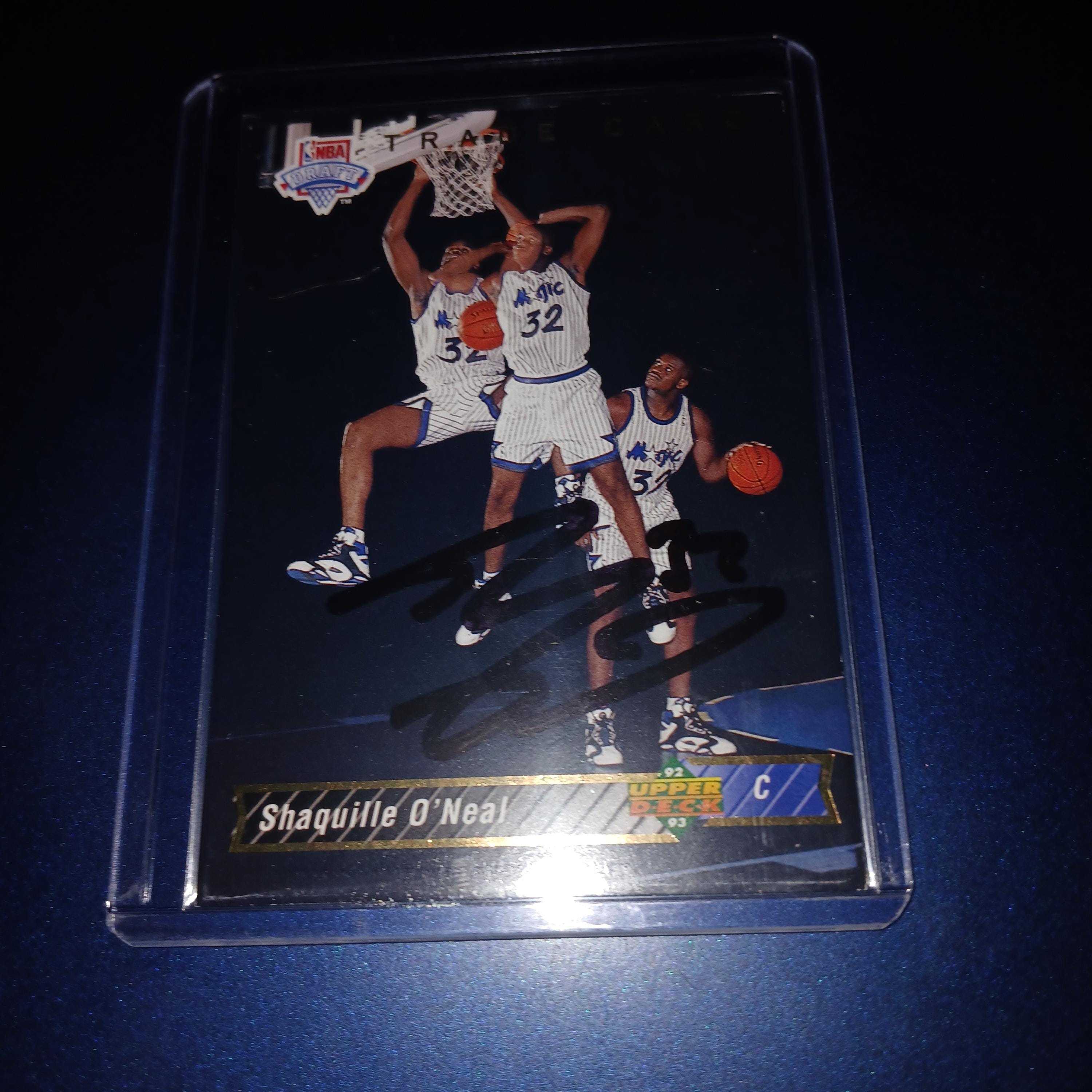 Maillot Lakers Signé Shaquille O'Neal - Authentifié JSA (COA) - Blanc