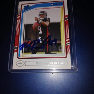 Tarjeta de novato autografiada de Michael Penix Jr. con el logo