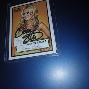 Carmen Electra autographed card with cert
