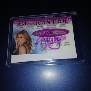 Kelly Clarkson Carteira de motorista autografada com certificado de autenticidade