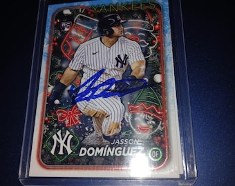 Tarjeta de novato autografiada de Jasson Domínguez con el logo