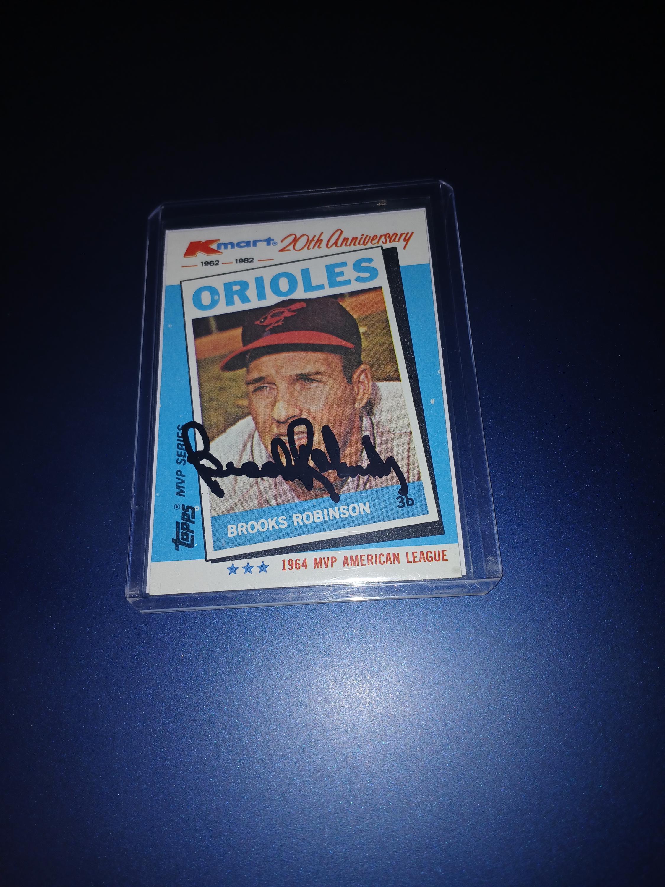 Lot Detail - 1961 Topps #10 Brooks Robinson Signed Card - Plus Signed Baseball (Beckett Authentic