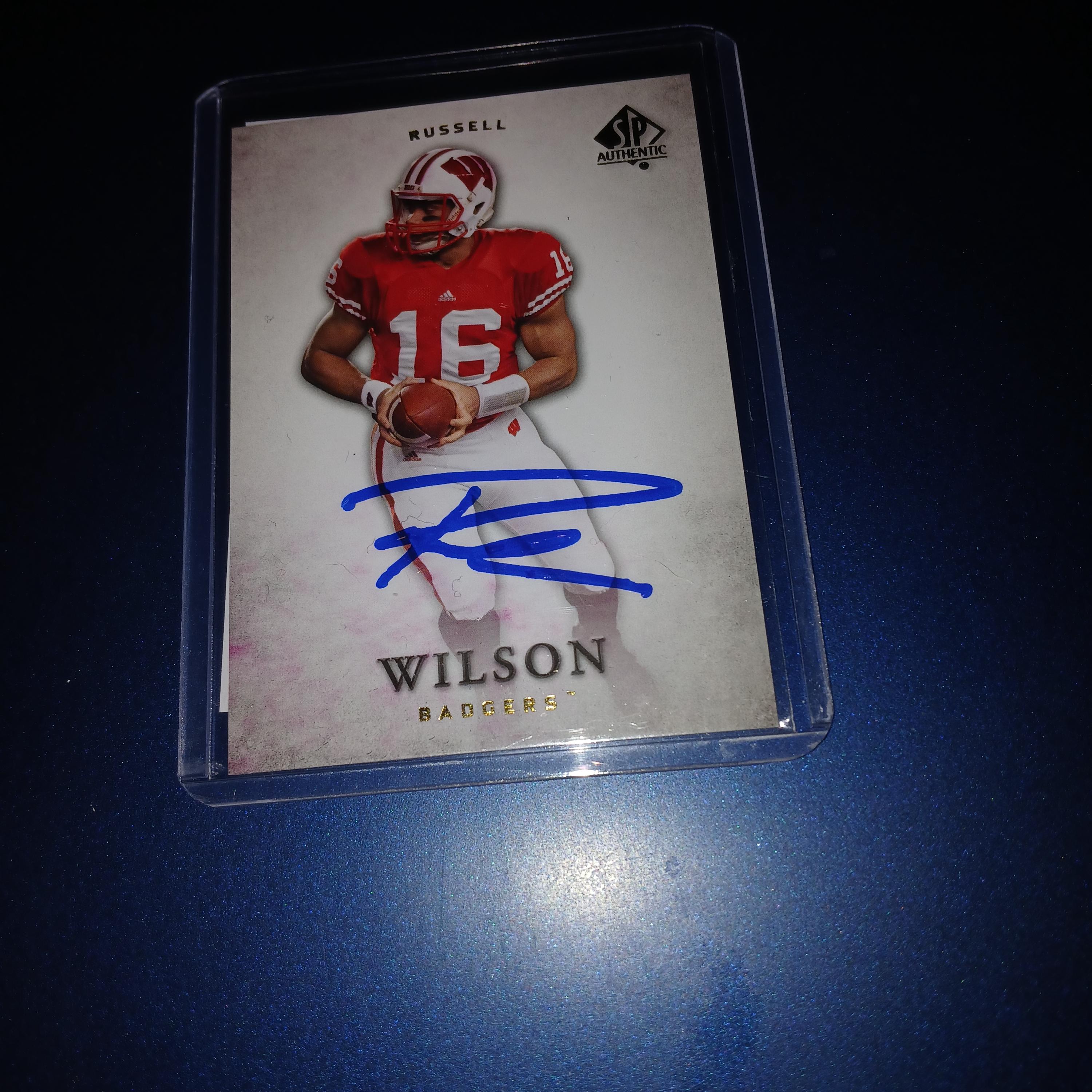 ラッセル・ウィルソン 直筆サイン入りルーキーカード（コア付き