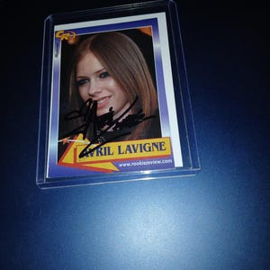 Avril Lavigne signierte Rookie Grußkarte mit Echtheitszertifikat