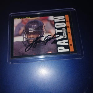 Walter Payton autographed   card with cert