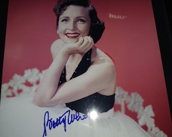 Betty White autographed 8x10 with cert