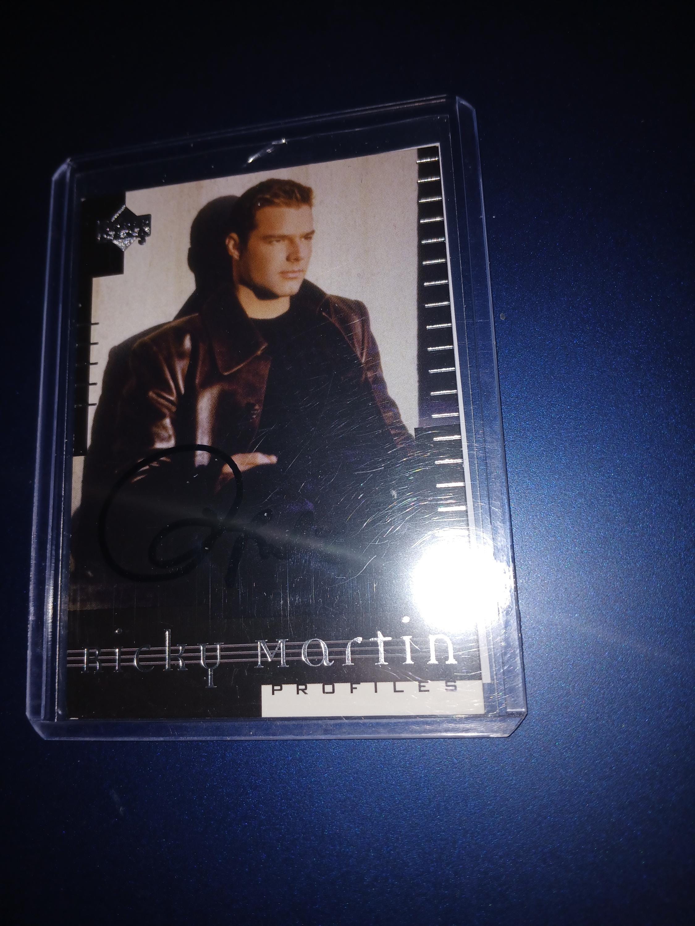 Ricky Martin autographed card with coa