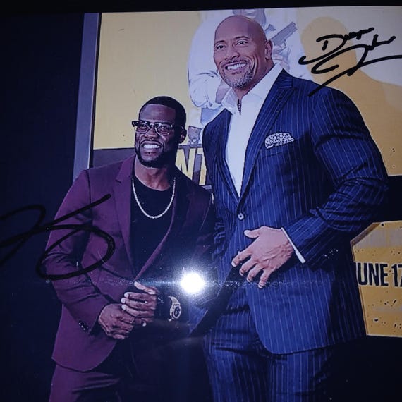 ドウェイン・ジョンソン、ケビン・ハートのサイン入り8x10サイズ（証明