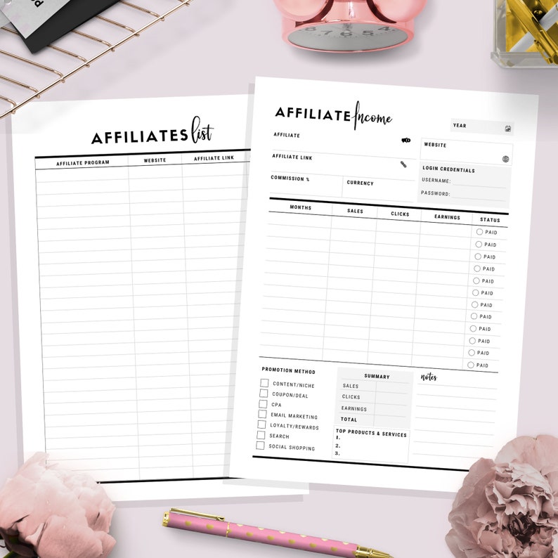 K&ouml;nnte beinhalten: Ein schwarz-wei&szlig;es, druckbares Arbeitsblatt zur Verfolgung von Affiliate-Programmen und -Einkommen. Das Arbeitsblatt enth&auml;lt Abschnitte f&uuml;r Affiliate-Programm, Website, Affiliate-Link, Provision, W&auml;hrung, Monate, Umsatz, Klicks, Einnahmen und Status. Das Arbeitsblatt enth&auml;lt auch einen Abschnitt f&uuml;r Werbemethoden wie Content/Nische, Coupon/Deal, CPA, E-Mail-Marketing, Treue/Pr&auml;mien, Suche und Social Shopping.