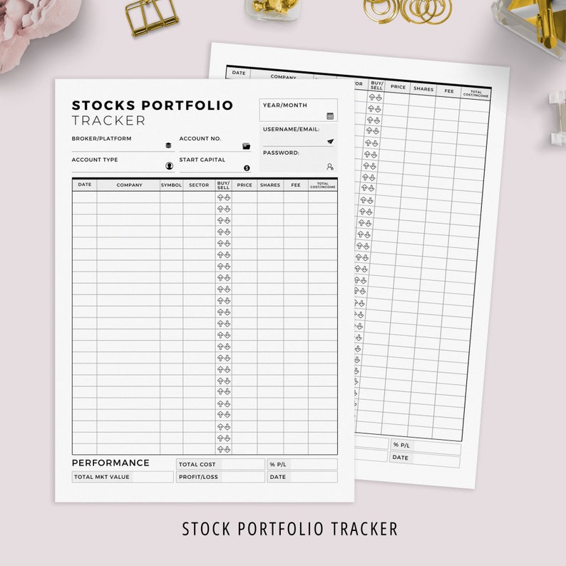 K&ouml;nnte beinhalten: Ein schwarz-wei&szlig;er druckbarer Aktienportfoliotracker mit Abschnitten f&uuml;r Datum, Unternehmen, Symbol, Sektor, Kauf/Verkauf, Preis, Aktien, Geb&uuml;hr, Gesamtkosten und Performance. Der Tracker enth&auml;lt Abschnitte f&uuml;r Benutzername, E-Mail, Passwort, Kontonummer, Kontotyp und Startkapital.