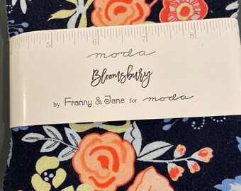 Moda Bloomsbury 47512 Franny Jane green background blue salmon flora BTHY fabric Moda Bloomsbury 47512 Franny Jane green background blue salmon flora BTHY fabric