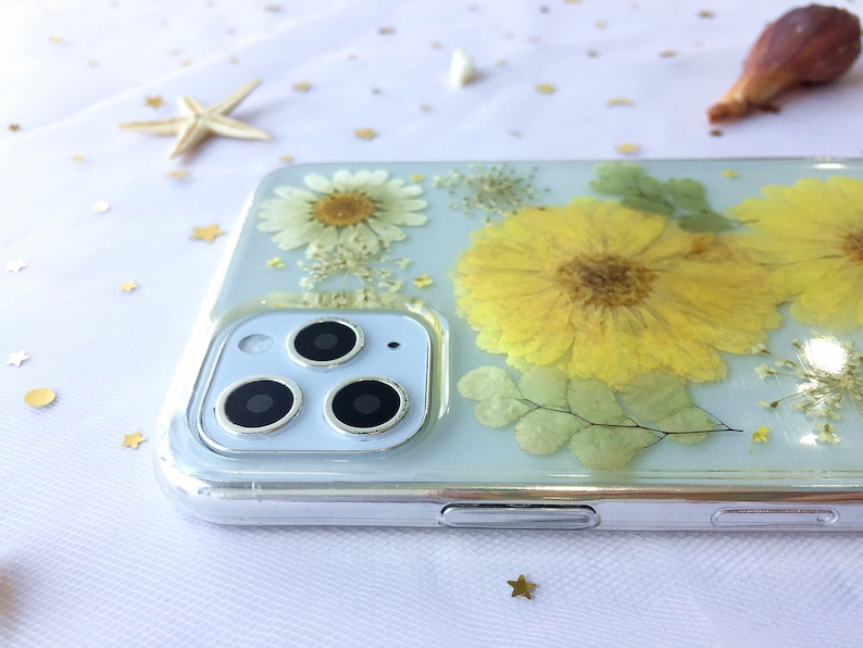 White Daisy Yellow Pressed Flowers Clear Dried Real Natural Floral Case For iPhone 12 11 Pro Max 12 11 Pro 11 12 Mini Xs Max XR X 7P 8P